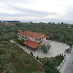 アパートホテル Iraklis 3*